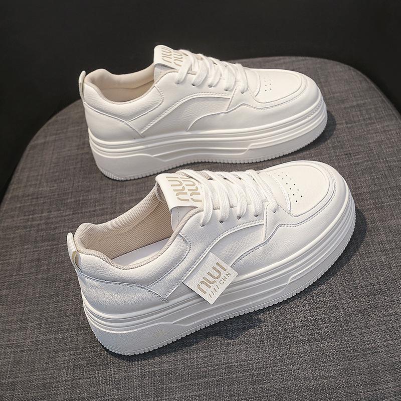 Leder Weiße Schuhe Frühling Neue Plateau Erhöhende Board Schuhe Vielseitige Freizeitschuhe für Damen Sneaker Pumps 40 von Joom DACH