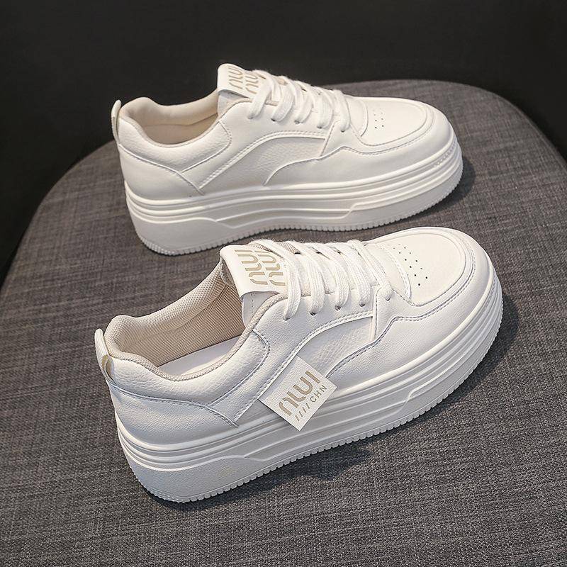 Leder Weiße Schuhe Frühling Neue Plateau Erhöhende Board Schuhe Vielseitige Freizeitschuhe für Damen Sneaker Pumps 40 von Joom DACH