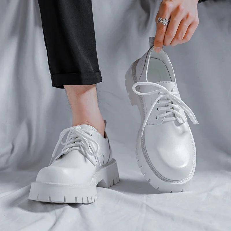 Lederschuhe Herren Casual Business Britische Derby-Schuhe mit dicker Sohle Schwarze Herrenstiefel für den Bräutigam und die Hochzeit 44 weiß von Joom DACH