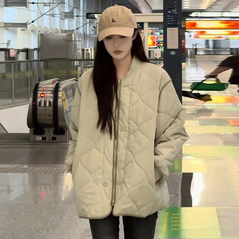 Lingge Baumwolljacke für Damen im Winter Neuer Stil Kleine japanische Baseball Studenten Baumwolljacke Locker Daunenjacke XL beige von Joom DACH