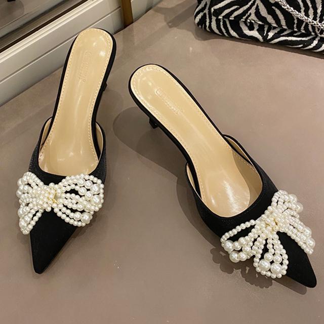 Luxus Damen 7cm High Heels Satin Slides Weiße Perlenschleife Stiletto Hausschuhe Slip On Lady Pantoletten Fetisch Hochzeit Brautschuhe 35 schwarz von Joom DACH