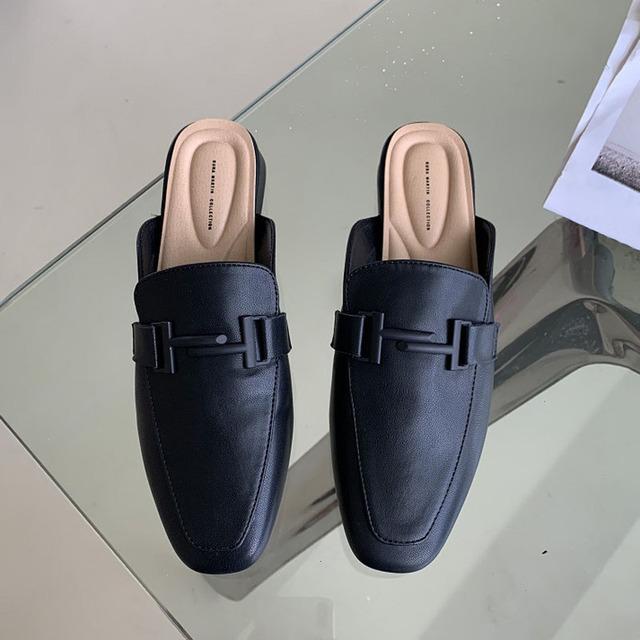 Luxus Designer Schnalle Frauen Pantoletten Hausschuhe Flache Beiläufige Halbschuhe Geschlossene Zehe Mokassins Mode Gemütliche Pu Leder Slides Schuhe Frühling 33 schwarz von Joom DACH