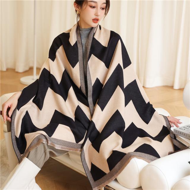 Luxus Kaschmir Schal Winter Frauen Pashmina Schals Warme Decke Wraps Weiblich Foulard Bandana Marke Dicke Druck Schals 200x65cm von Joom DACH