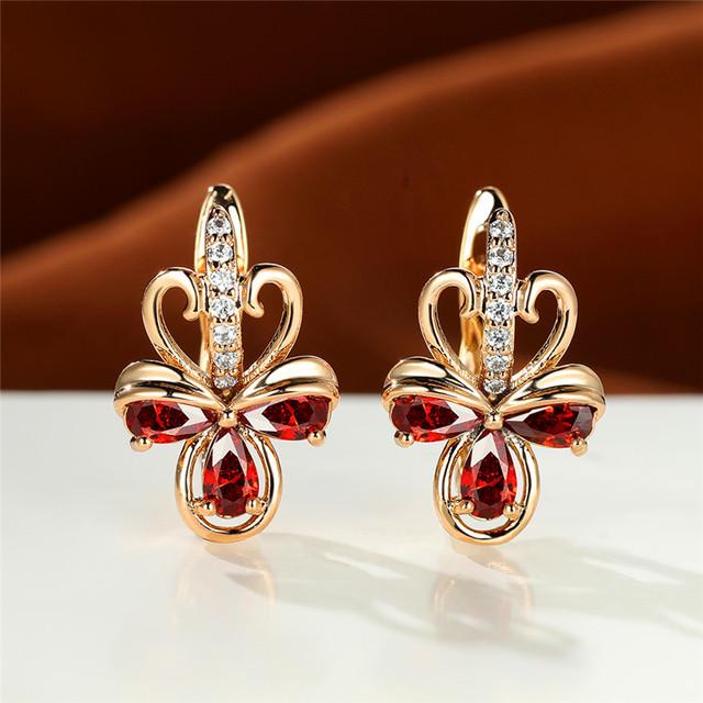 Luxus Weibliche Regenbogen Zirkon Kleine Ohrringe Charme Rose Gold Farbe Clip Ohrringe Für Frauen Zierliche Kristall Blume Hochzeit Ohrringe von Joom DACH