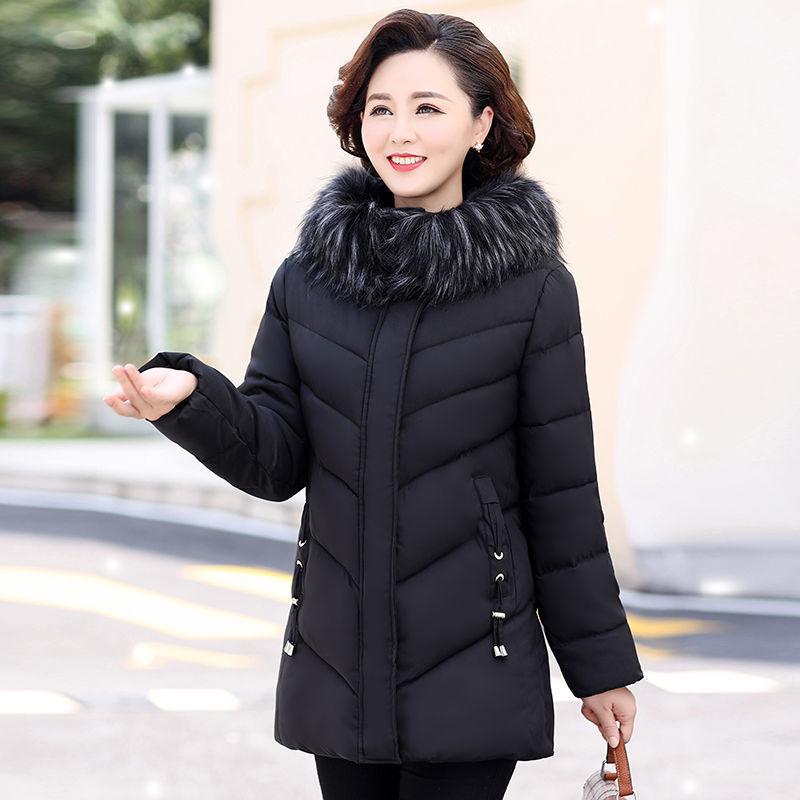 Mamas Übergrößen-Wintermantel: Mittellange, dick wattierte Jacke für stilvolle Frauen mittleren und höheren Alters. 3XL (120-135 jin) von Joom DACH