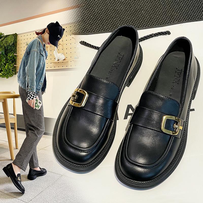 Mary Jane Slipper Damen Frühling Britischer Stil Lässig Flachmund Student Einzelne Schuhe Kleiner Duftender Wind Seitliche Schnalle Kleine Lederschuhe 40 von Joom DACH