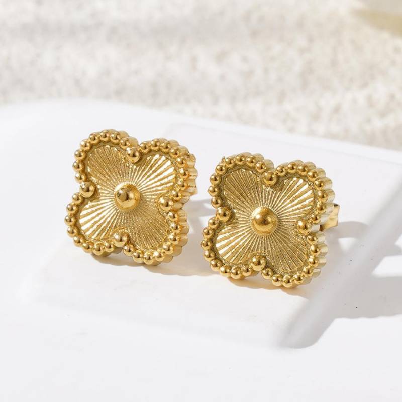 Mode 18k Titanstahl Vierblättriges Kleeblatt Ohrringe Damen Schlichte Muschel Leichter Luxus Hochwertiges Gefühl Ohrringe Persönlichkeitsohrringe von Joom DACH