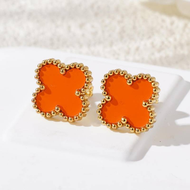 Mode 18k Titanstahl Vierblättriges Kleeblatt Ohrringe Damen Schlichte Muschel Leichter Luxus Hochwertiges Gefühl Ohrringe Persönlichkeitsohrringe von Joom DACH