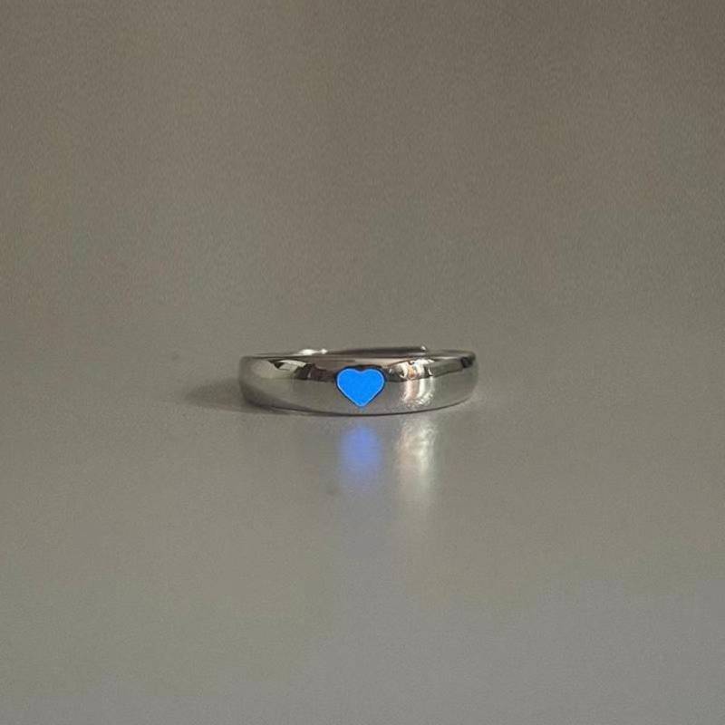 Mode Blau Liebe Herz Leucht Ring Für Frauen Männer Fluoreszierende Ring Glow In Dark Einstellbare Paar Finger Ringe Schmuck Geschenke blau von Joom DACH
