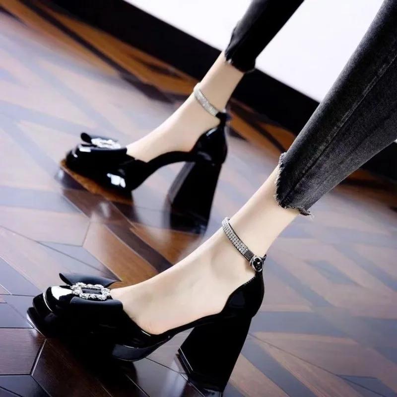 Mode Damen High Heels Square Toe Fliege Chunky Heels Kleid Pumps Schnallenriemen Kristall Schuhe für Schuhe weiblich 39 schwarz von Joom DACH