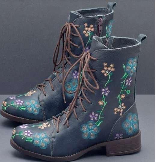 Mode Frau Stiefeletten Stickerei Große Größe 43 Blume Stiefel 2024 Frauen Herbst Winter Lace Up PU Leder Weibliche Schuhe damen Schuhe 41 blau Mode Frau Stiefeletten Stickerei Große Größe 43 Blume Stiefel 2024 Frauen Herbst Winter Lace Up PU Leder Weibliche Schuhe damen Schuhe 41 blau von Joom DACH