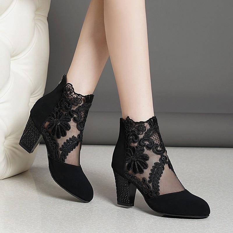 Mode Frauen High Heels Spitze Blume Knöchelriemen Aushöhlen Sandalen Runde Zehe Zip Pumps 39 schwarz Mode Frauen High Heels Spitze Blume Knöchelriemen Aushöhlen Sandalen Runde Zehe Zip Pumps 39 schwarz von Joom DACH