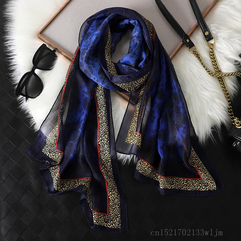 Mode Gedruckt Leopard Chiffon Hijab Schal Frauen Pareo Dame Bandanas Strand Handtücher Sommer Muslimischen Schleier Wrap Weibliche Foulard von Joom DACH