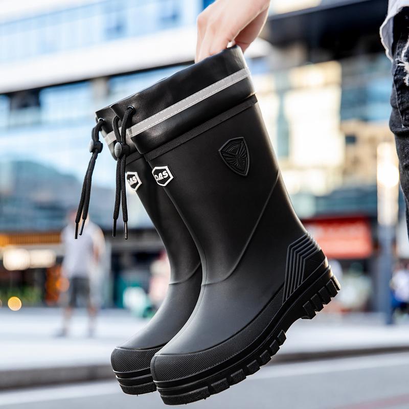 Mode Herren wasserdichte Schuhe Regenstiefel mittelhoher Schaft Koreanische Version Japanische Gummischuhe Fußabdeckung Erwachsene Außenhandel Export 43 [Add fleece and shoot one size larger] von Joom DACH