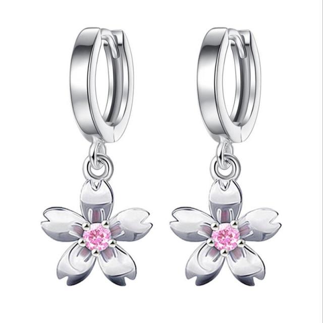 Mode Kind 925 Silber Rosa Zirkonia Niedliche Blume Creolen Mädchen Frauen Schöne Huggies Ohrring Schmuck Anti-Allergisch E198 rosa von Joom DACH