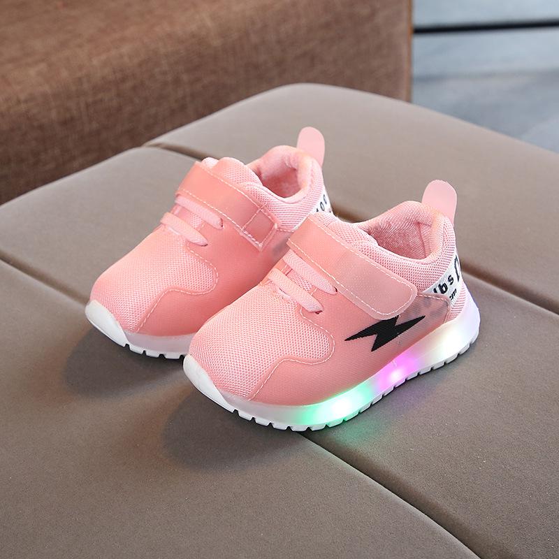 Mode Kinder Schuhe LED Mesh Licht Jungen Atmungsaktive Casual Sneakers Mädchen Flash Schuhe 21 rosa von Joom DACH