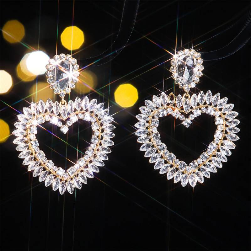 Modische farbige Glas Strass Liebe Ohrringe Frauen, personalisierte übertriebene Ohrstecker von Joom DACH