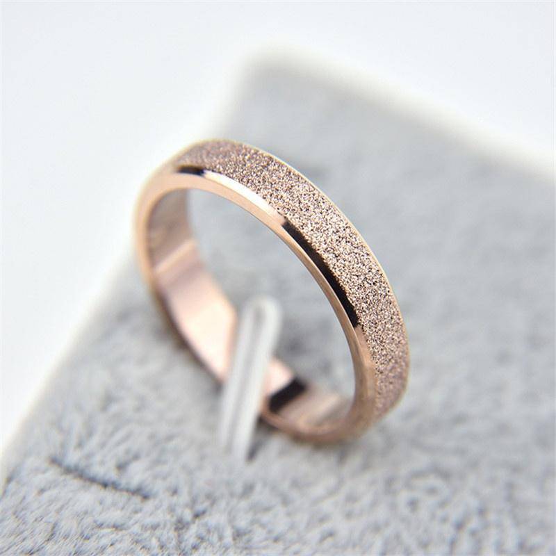 Modischer schlichter sandgestrahlter Ring aus Titanstahl, Ehering für Frauen, Hochzeits- und Verlobungsschmuck 8 rose gold von Joom DACH