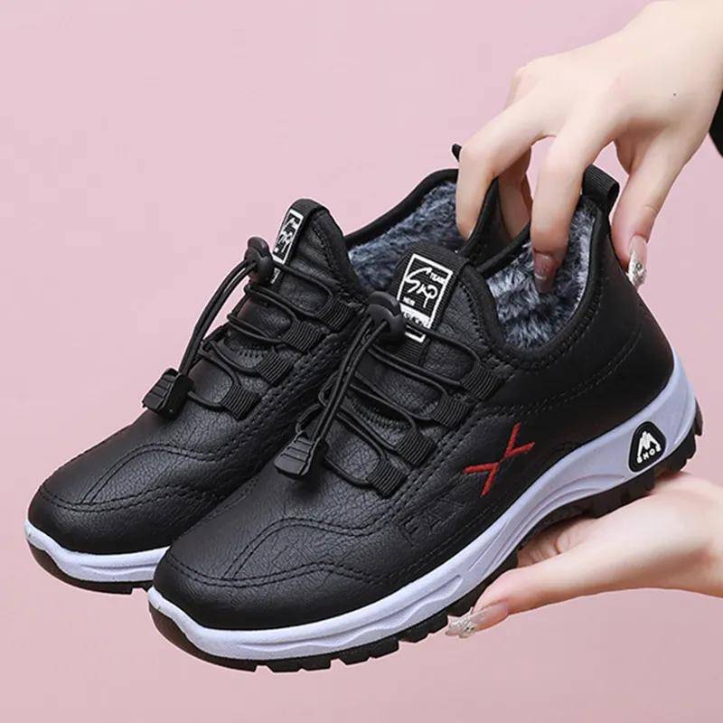 Mom Leder Pelz Mokassins Frauen Sport Sneaker für Ältere Weibliche Weichen Warmen Bequemen 36 schwarz von Joom DACH