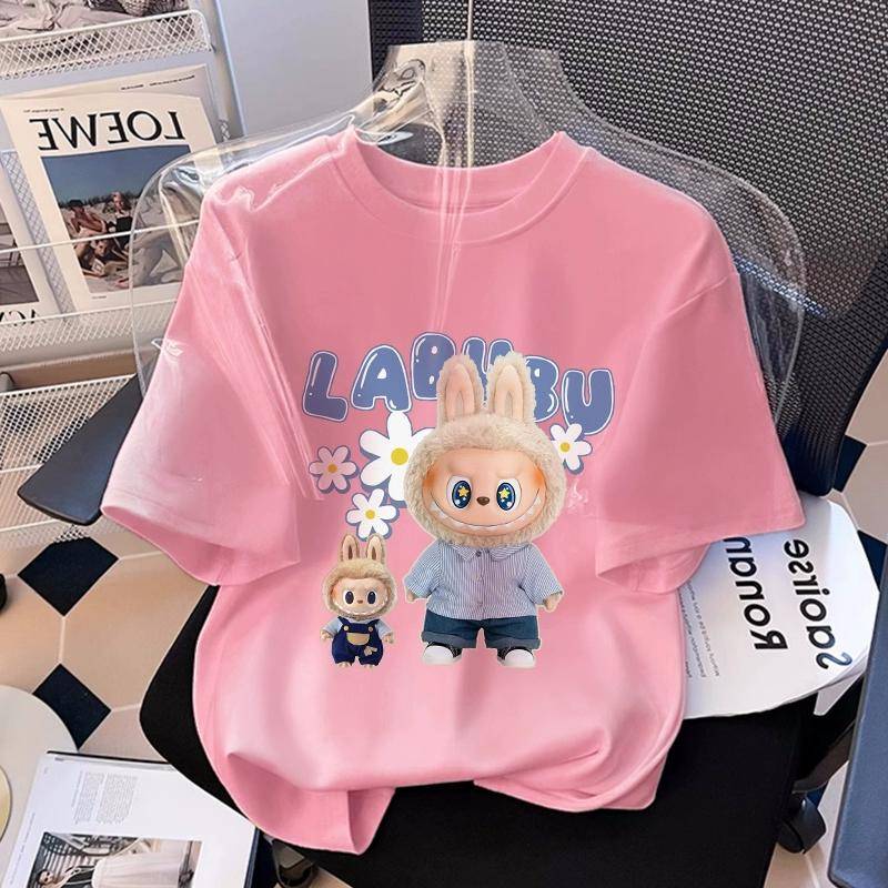 Monster Elf Cartoon Grafik labubu Kinder Bedrucktes T-Shirt Sommer Herren und Damen Lässiges Outdoor Kurzarm T-Shirt Mädchen Top 150 Monster Elf Cartoon Grafik labubu Kinder Bedrucktes T-Shirt Sommer Herren und Damen Lässiges Outdoor Kurzarm T-Shirt Mädchen Top 150 von Joom DACH