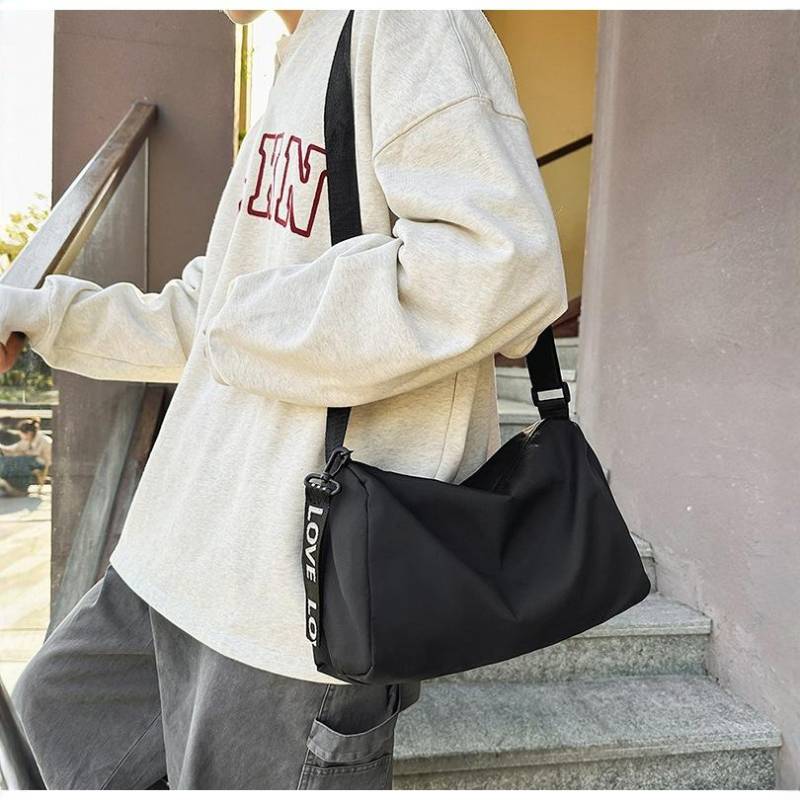 Multifunktionale Fitness-Taschen Damen und Herren Umhänge-Reisetaschen Sporttaschen und Umhängetasche mit großem Fassungsvermögen Trainingstaschen. von Joom DACH