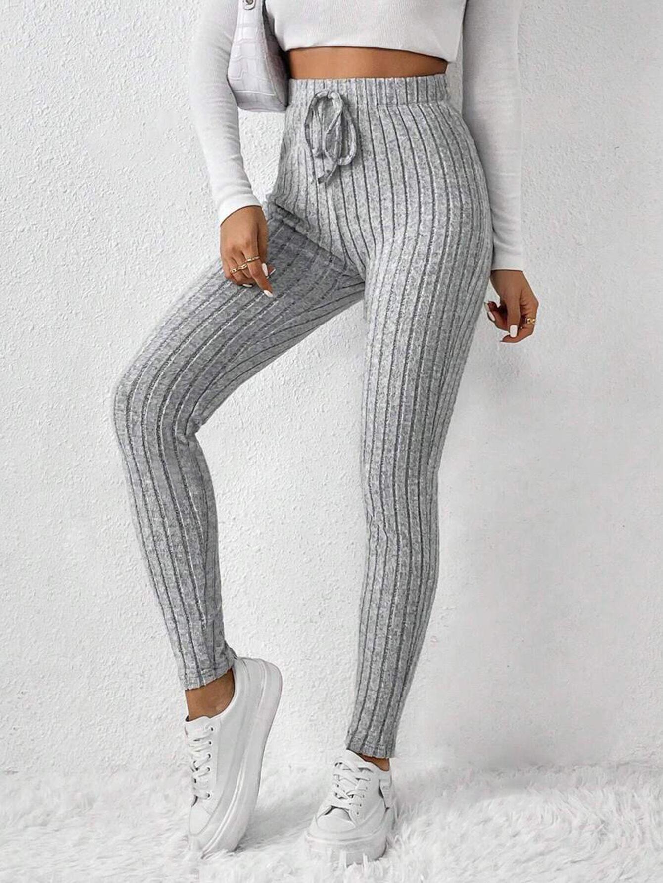 Nahtlose Yogahose mit hoher Taille im europäischen/amerikanischen Stil mit atmungsaktiver, hüfthebender Passform für Frauen Extra Large graue Nahtlose Yogahose mit hoher Taille im europäischen/amerikanischen Stil mit atmungsaktiver, hüfthebender Passform für Frauen Extra Large graue von Joom DACH