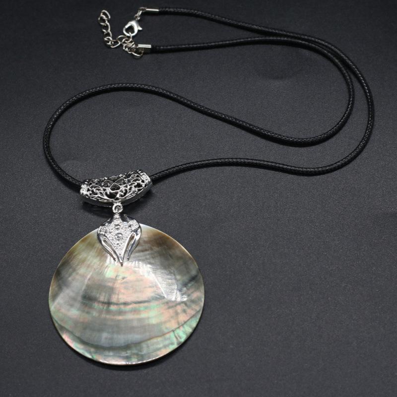 Natürliche Muschel-Fossilien-Muschel-Anhänger, Meeresmuschel-Tier-Halskette, häufige fossile Materialien für Männer und Frauen Style D(50x50mm) von Joom DACH