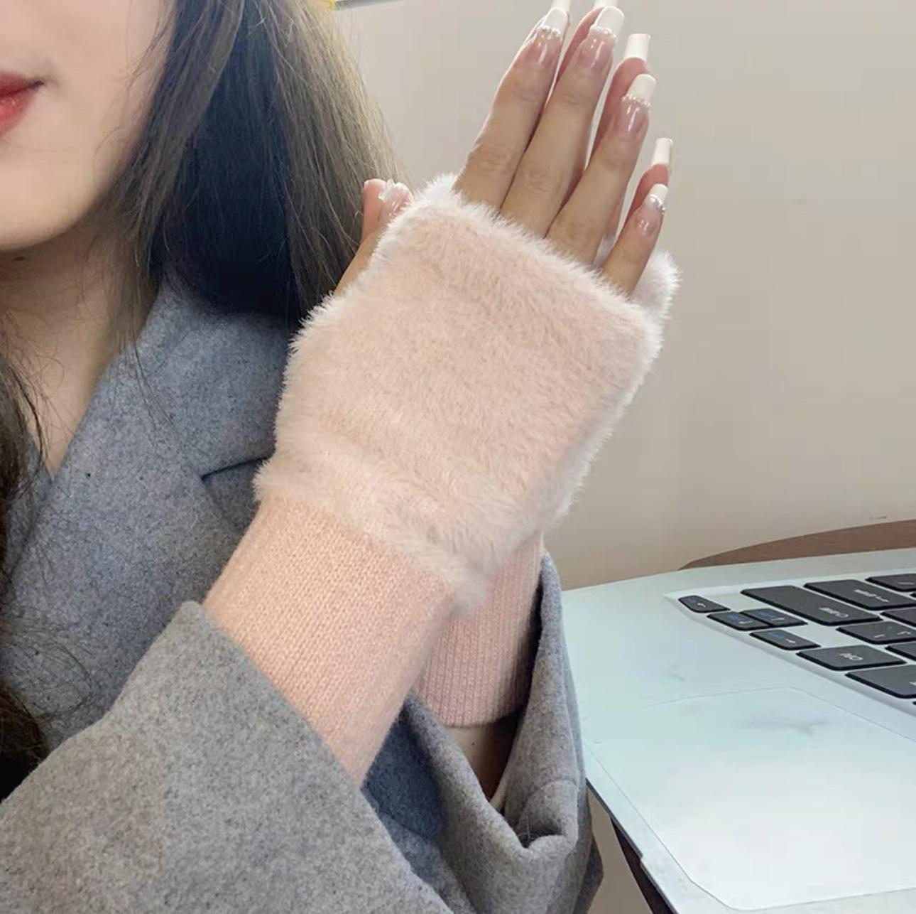 Nerz Fleece Weiche Winter Halb Finger Handschuhe Frauen Warme Luxus Solide Weiß Plüsch Gestrickte Fingerlose Handschuhe Handgelenk Fäustlinge Writting rosa von Joom DACH