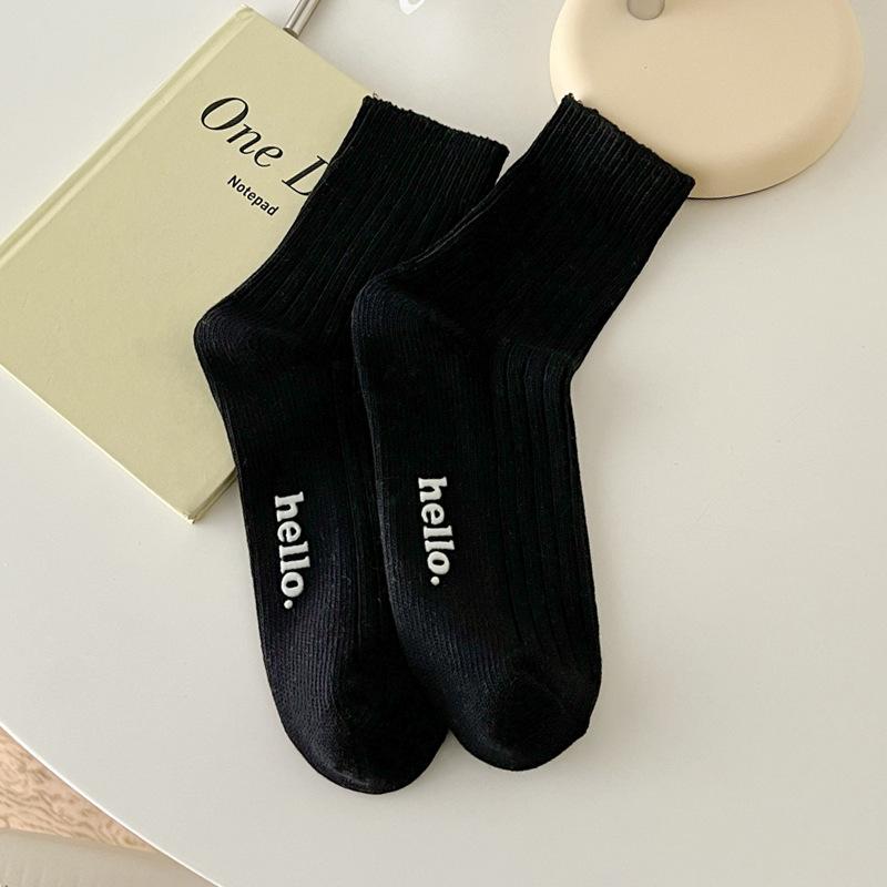 Nette frauen Socken Mode Herbst Winter Weibliche Baumwolle Socken Weiche Atmungsaktive Absorbieren Schweiß Bunte Socken schwarz von Joom DACH
