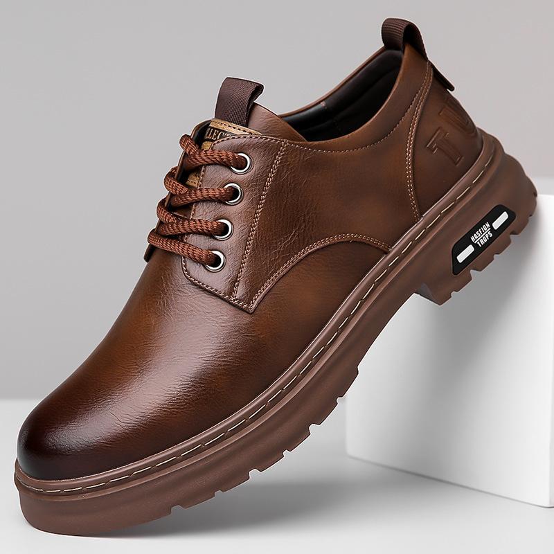 Neu 2025 Frühling und Herbst Neue handgemachte Online-Freizeitschuhe aus Leder für Herren Retro-Arbeitskleidung Schnürschuhe aus trendigem Leder 44 von Joom DACH