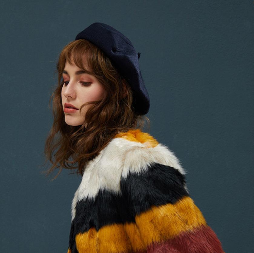 Neue Baskenmütze für Damen, Herbst- und Wintermütze, modisches Muster, gestreift, warmes Kaninchenhaar, stricken, vielseitig einsetzbar, schwarz, weiß, rot, Beanie-Kappe von Joom DACH