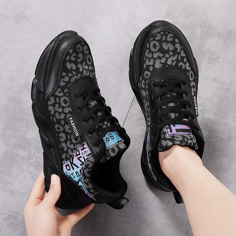 Neue Bequeme Low-Top-Schuhe Damen Klassische Sportschuhe Langlebige Weiße Flache Mesh-Schuhe Laufen Joggen Fitness Sport 35 schwarz von Joom DACH