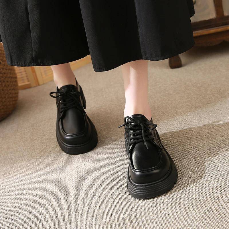 Neue Damen Leder Slipper mit dicker Sohle Erhöhen die Höhe Schlank Einfarbig Zum Hineinschlüpfen Bequem Frühling Herbst Freizeitschuhe Absätze Damen 40 schwarz von Joom DACH