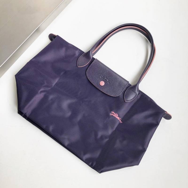 Neue Designer-Tasche Nylon Damen Handtaschen mit Logo Knödel Strandtasche Luxus-Marken-Einkaufstaschen mit Ledergriff Tragetaschen L 31cm violett von Joom DACH