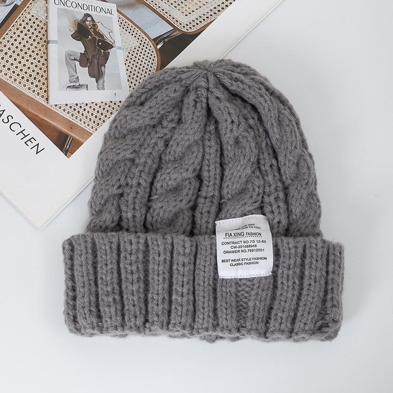 Neue Frauen Candy Farben Winter Hut Mode Tuch Label Gestrickte Hut Kpop Stil Weiche Beanie Hüte Für Frauen Streetwear Winter kappe 54cm-58cm dunkelgrau von Joom DACH