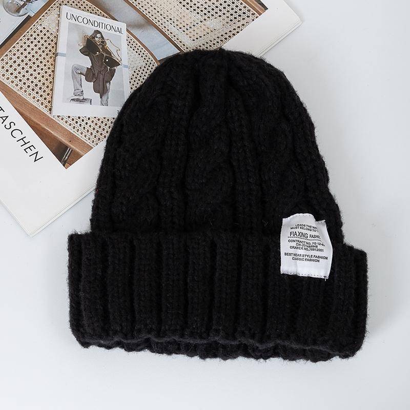 Neue Frauen Candy Farben Winter Hut Mode Tuch Label Gestrickte Hut Kpop Stil Weiche Beanie Hüte Für Frauen Streetwear Winter kappe 54cm-58cm schwarz von Joom DACH