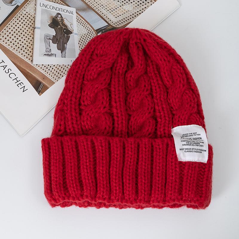 Neue Frauen Candy Farben Winter Hut Mode Tuch Label Gestrickte Hut Kpop Stil Weiche Beanie Hüte Für Frauen Streetwear Winter kappe rot von Joom DACH