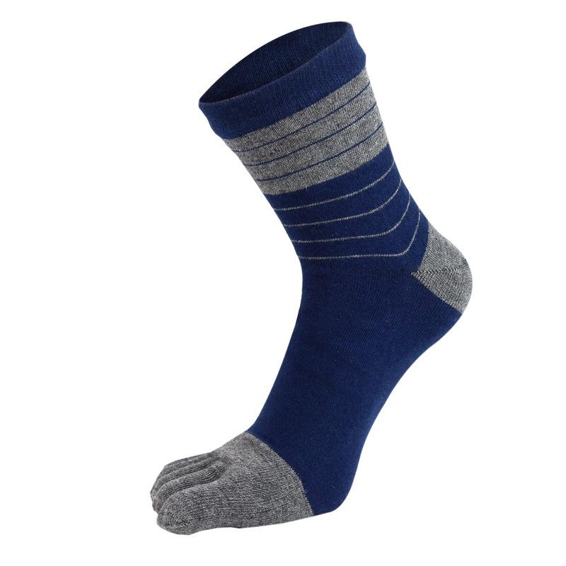 Neue Fünf-Finger-Socken für Männer, gekämmte, atmungsaktive, bunte Baumwolle, Schweiß-Deodorant, antibakterielle Mode-Sportsocken mit Zehen blau von Joom DACH