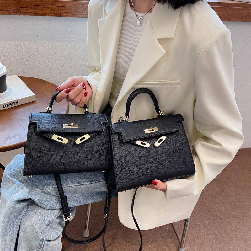 Neue Handtasche Damen Vielseitige Schultertasche Umhängetasche Kleine quadratische Tasche Small schwarz von Joom DACH