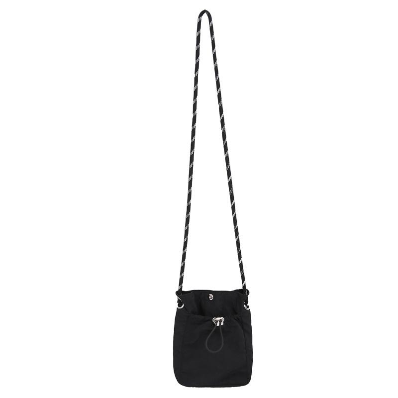 Neue Mode Mini Nylon Umhängetasche für Männer Frauen Koreanische Crossbody Bucket Bag Lässige Handtasche Kordelzug Schnalle Geldbörse Handytasche schwarz von Joom DACH