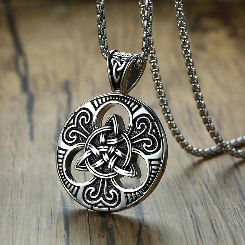 Neue Retro Punk Herren Irish Celtic Trinity Love Knot Runde Dreieck Anhänger Halskette Retro Herrenschmuck silber von Joom DACH
