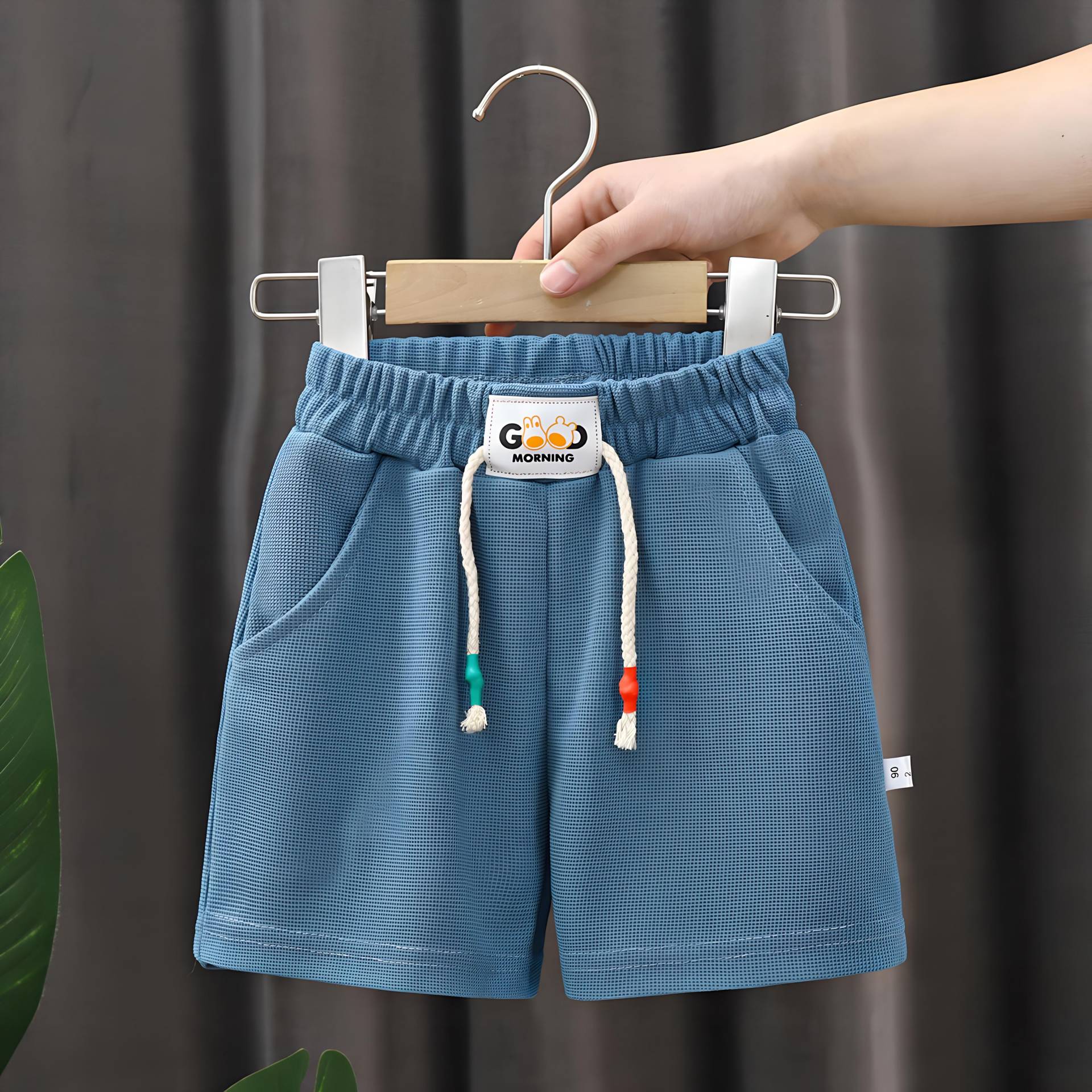 Neue Sommer Jungen Shorts Candy Farbe Strand Shorts für Kinder Casual Elastische Taille Kinder Kurze Hosen Sport Kleidung Outwear 130cm blau von Joom DACH