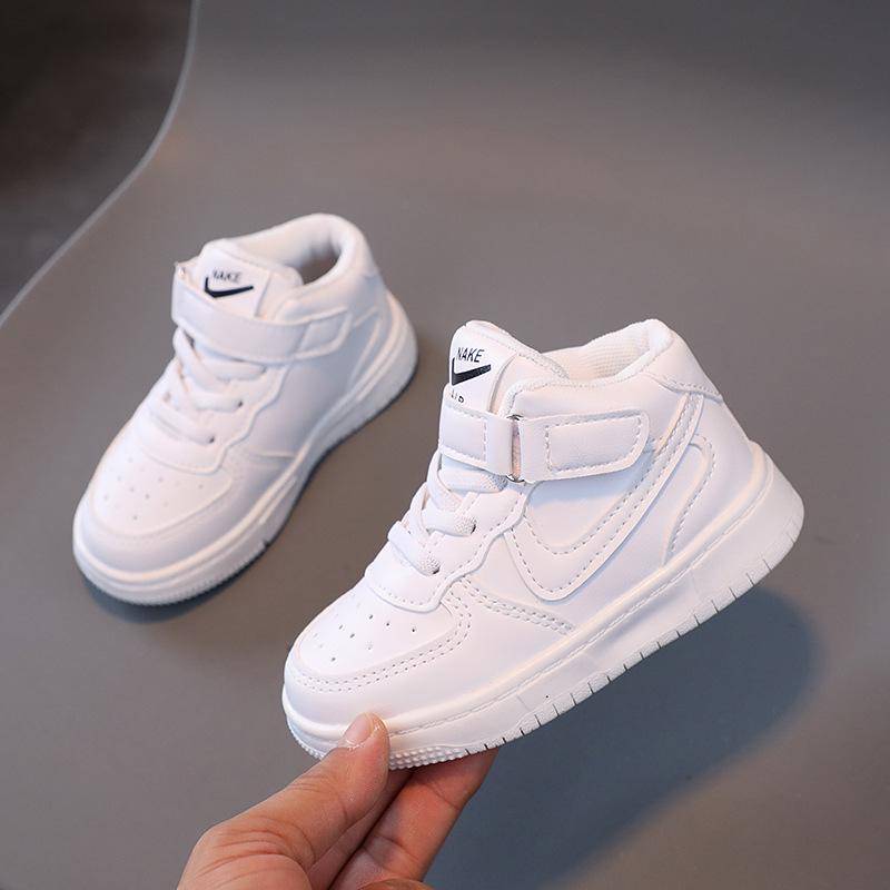 Neue Sportschuhe für Kinder im Frühling und Herbst: High-Top-Sneaker für Jungen, weiße Schuhe für Mädchen, modische Basketballschuhe im koreanischen Stil Sizes 21-25, Set of 5 Pairs weiß von Joom DACH