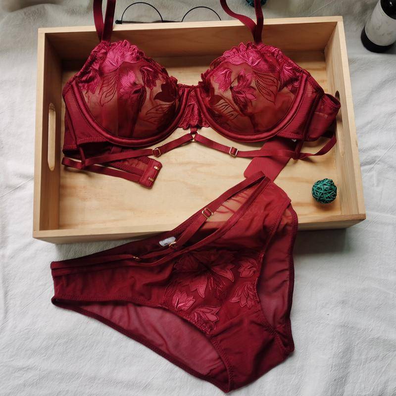 Neue Ultradünne CD Tasse Blumen Stickerei Bh Set Sexy Spitze Hohl Transparent Unterwäsche Frauen Plus Größe Büstenhalter Höschen Sets 80D bordeaux von Joom DACH