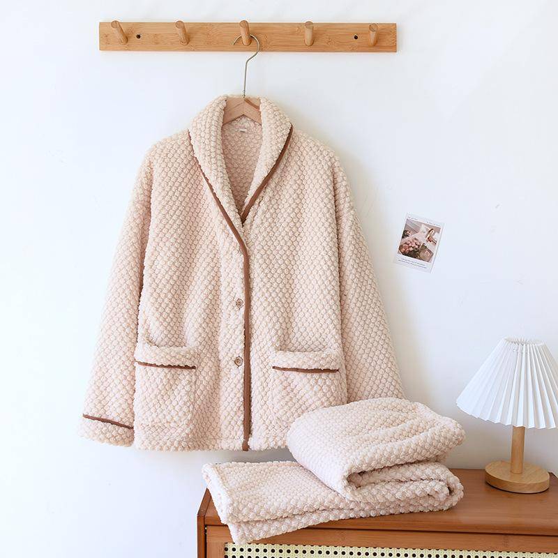 Neue Winter Paar Pyjama Set Flanell V-ausschnitt Taste Korallen Fleece männer und frauen Verdickt Wärmer Haushalts Anzug zwei Stück Set XL von Joom DACH