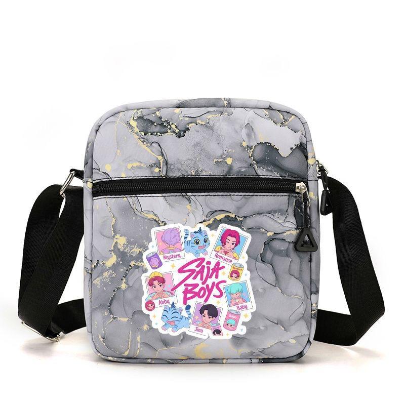 Neue koreanische Kpop Dämonenjäger Mädchengruppe umlaufend bedruckte Schultertasche Umhängetasche Studententasche niedlich große Kapazität von Joom DACH