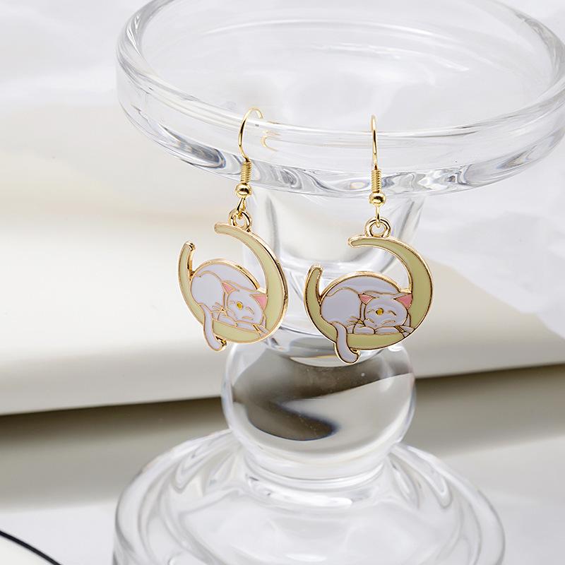 Neue liegende Mondkatze Stern Ohrringe, Gesicht dünne Ohrbügel Mädchen Cartoon süße Ohr Zubehör gold von Joom DACH