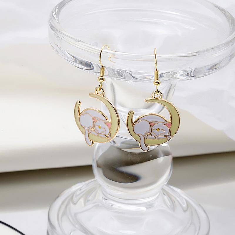 Neue liegende Mondkatze Stern Ohrringe, Gesicht dünne Ohrbügel Mädchen Cartoon süße Ohr Zubehör gold von Joom DACH
