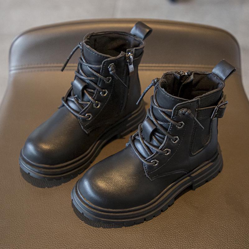 Neue modische Kinderstiefel für den Winter 2024 – Martin-Stiefel für Jungen und kurze Stiefel für Mädchen – große gelbe Stiefel mit weicher Sohle – Einzelstiefel. Size 33 / Inner Length 20.4cm von Joom DACH