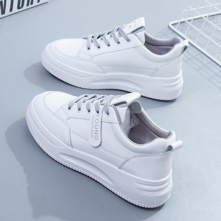 Neue weiße Schuhe für Damen, trendige Laufschuhe im koreanischen Stil für Studenten, mit Schnürung, lässige Sneaker, Damenmode-Sneakers 40 von Joom DACH